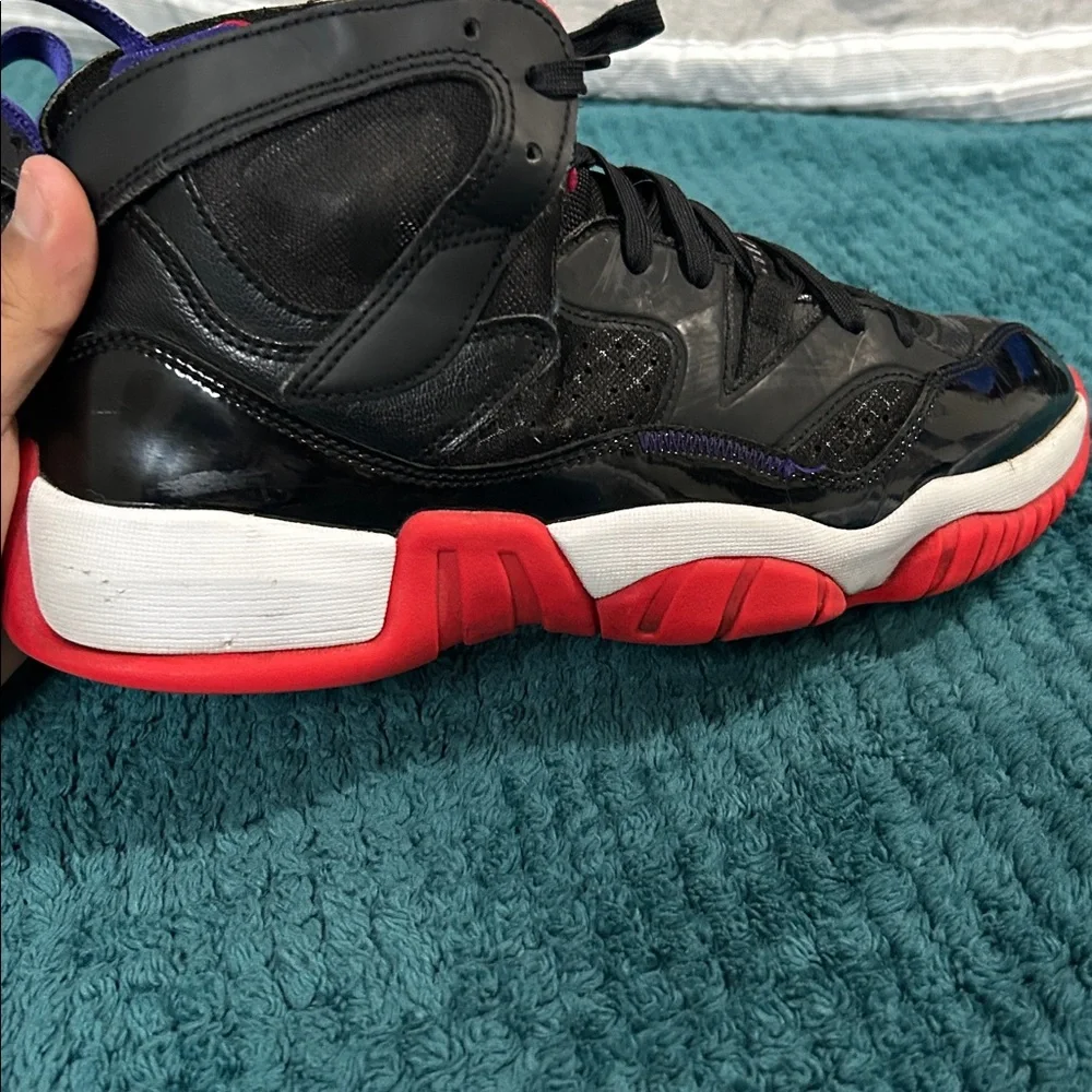 Black and Red Jordan’s jump man two Trey - Picture 8 of 9